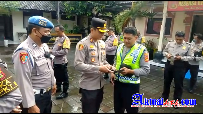 Tingkatkan Disiplin Personil, Kanit Provos Polsek Denpasar Selatan Laksanakan Gaktibplin