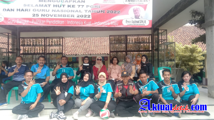 Meriahkan HUT Ke 77 PGRI Dan HGN, Gelar Pertandingan Volleyball, SMAN 4 Semarang Taklukan SMKN 11Sem