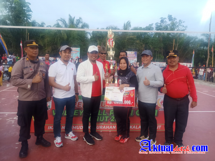 Bupati Pelalawan Hadiri Penutupan Open Turnament Volly Ball Putri Cup I IPKPB