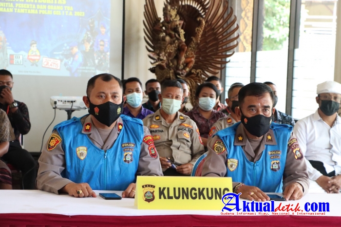 Polres Klungkung Ikuti Pengambilan Sumpah dan Penandatanganan Pakta Integritas Penerimaan Polri