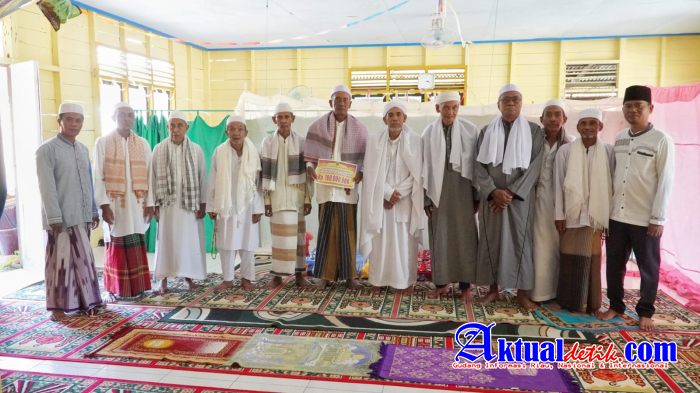 25 Masjid di Kabupaten Rohil Dapat Bantuan Bupati Sintong