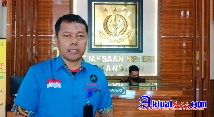 Gubernur Riau, Syamsuar, Keluarkan Peraturan Tidak Berkeadilan