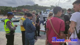 Pengamanan Terpadu Polsek Kawasan Pel. Padangbai Pantau Aktivitas Penumpang dan Fast Boat Penyebrang